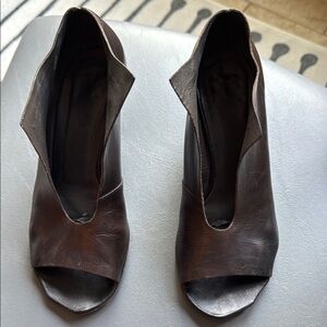 Super chic Marsèll cutout peeptoe booties in brown/black-size 38 (fits 7.5 to 8)